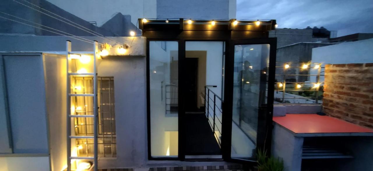 Vila House With Large Terrace, Jacuzzi And Gated Parking For One Car Montevideo Exteriér fotografie