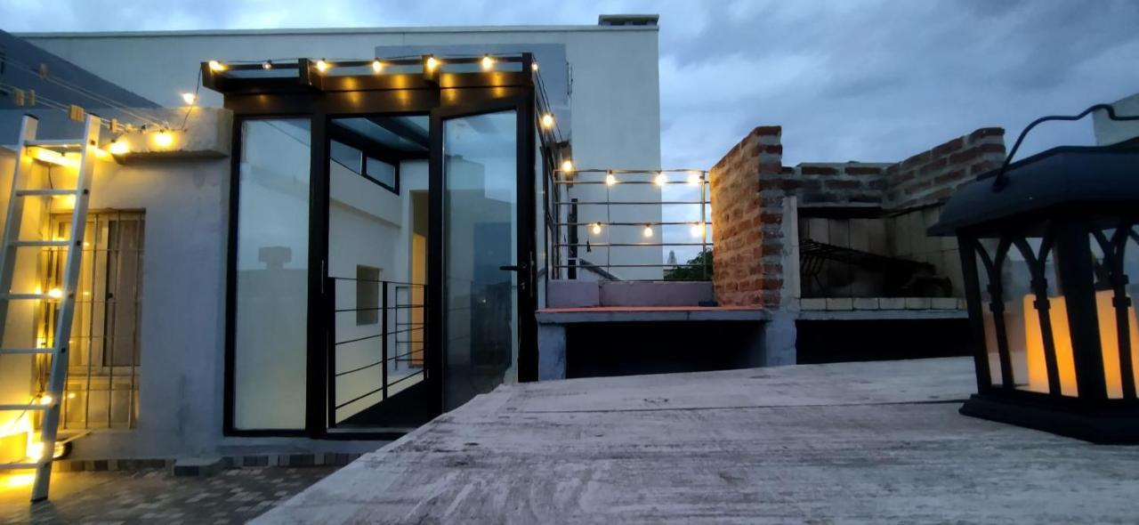 Vila House With Large Terrace, Jacuzzi And Gated Parking For One Car Montevideo Exteriér fotografie