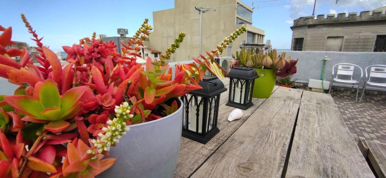 Vila House With Large Terrace, Jacuzzi And Gated Parking For One Car Montevideo Exteriér fotografie